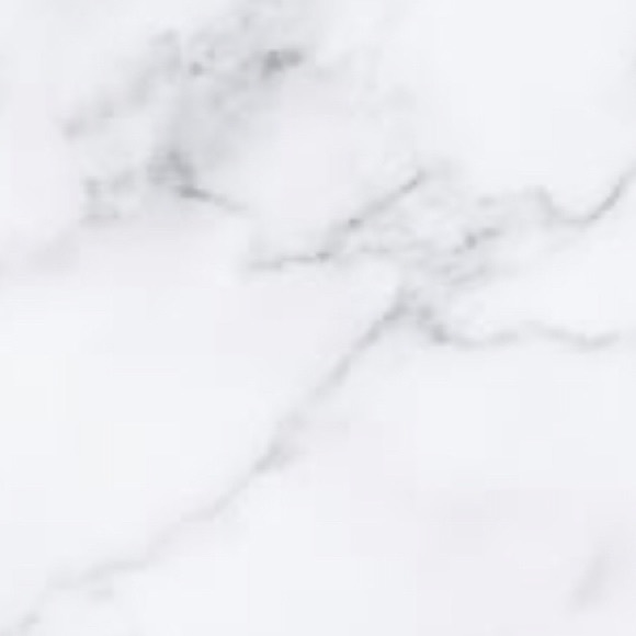 Meet your Posher, Kylie - Picture 1 of 1